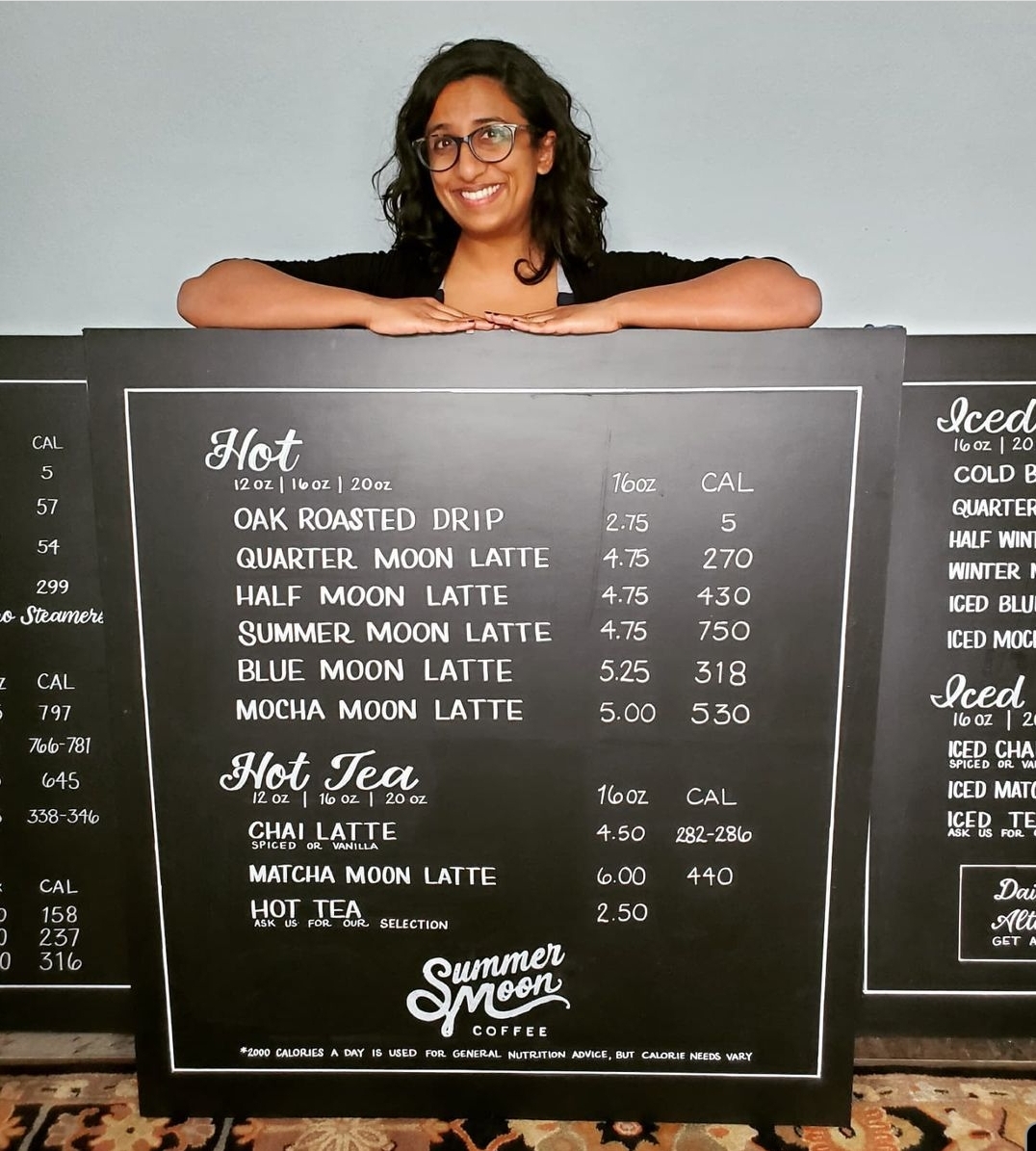 Dallas handlettering artist with chalkboard menu